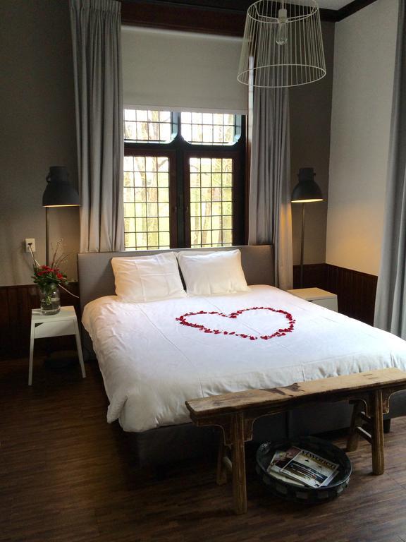 Hotel Kasteel De Essenburgh Hierden Bagian luar foto
